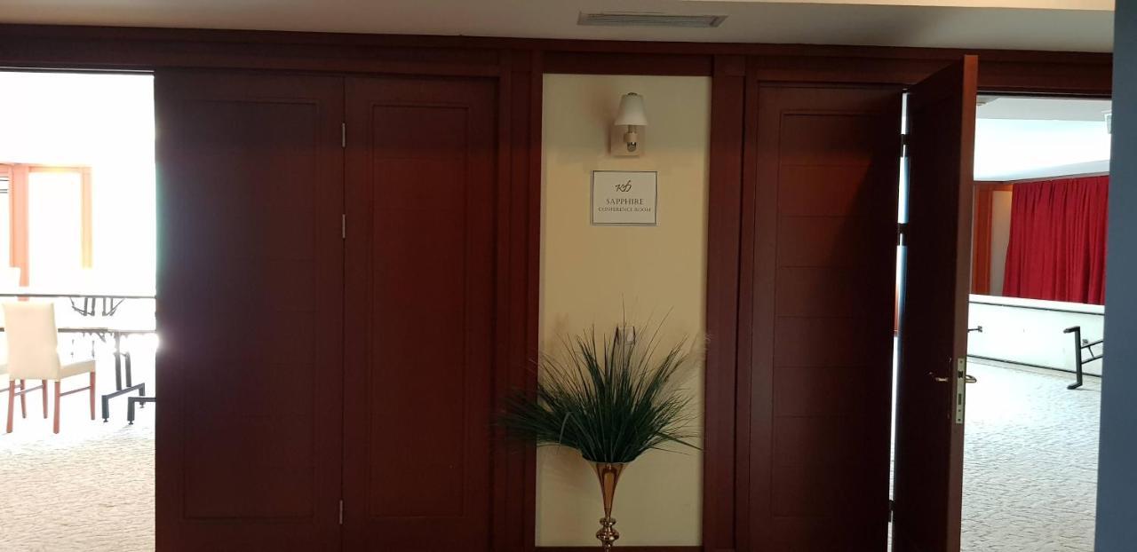 Kndf Marine Hotel