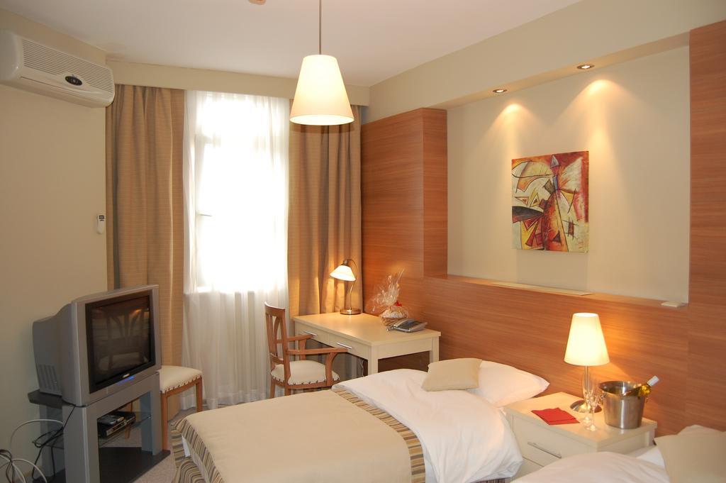 Istiklal Hotel 3*