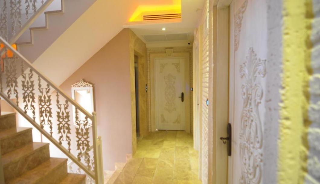 Elegance 4*