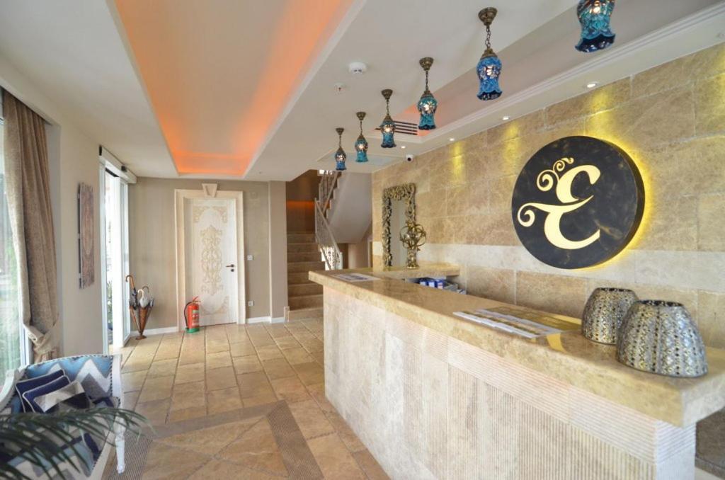 Elegance Hotel