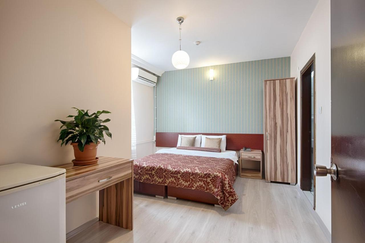 Hotel Dinar 2*