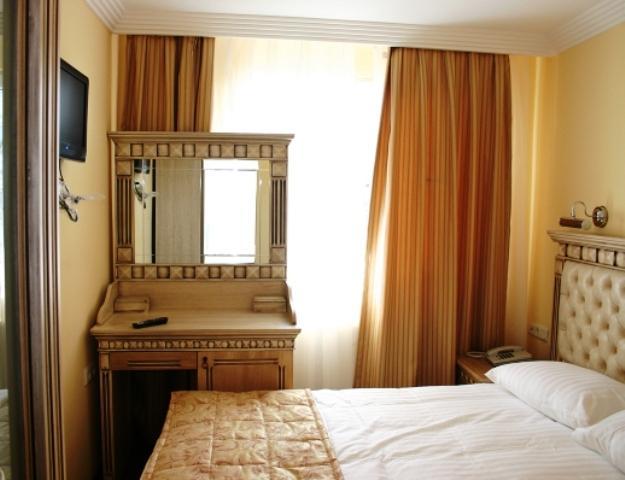 Istanbul Holiday Hotel 3*