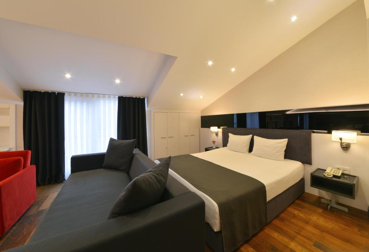 Nish & 3* Istanbul