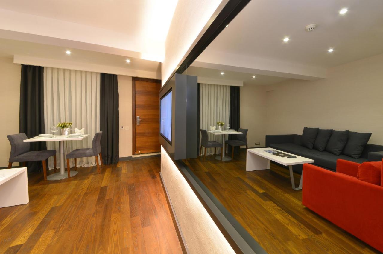 Hotel Nish & 3*