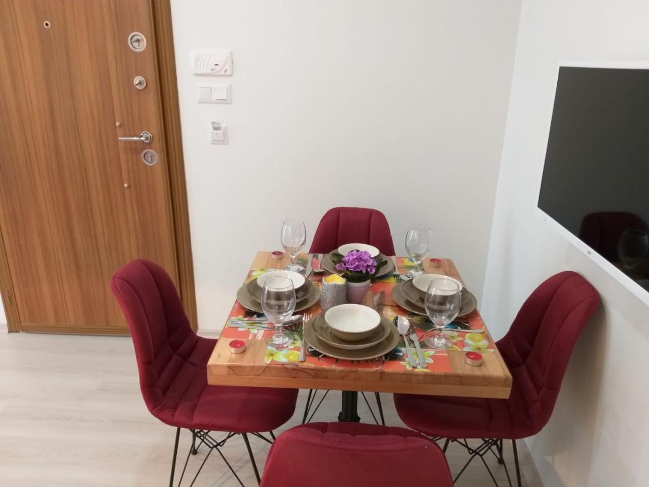 Aparthotel Pera Colour House 2*