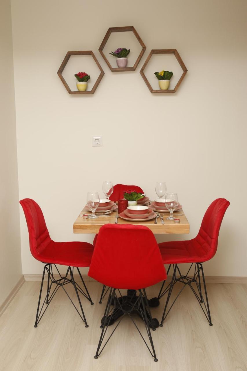 Pera Colour House 2*