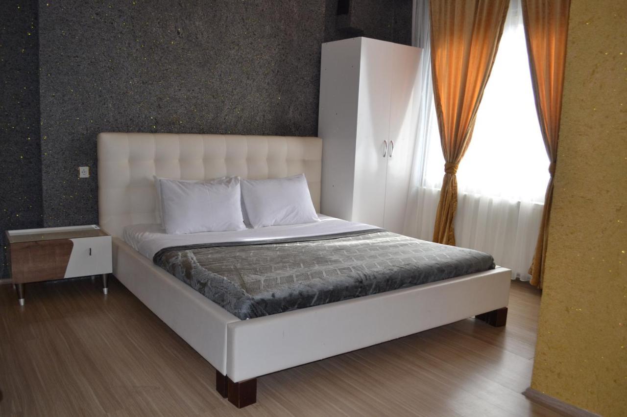 Aparthotel Artura Suite's 2*