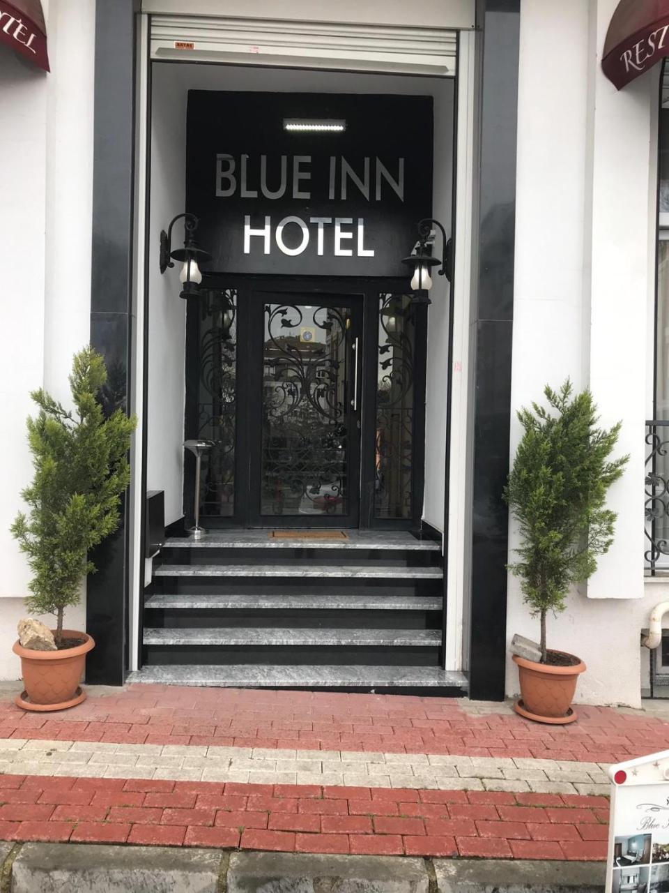 Blue 3*