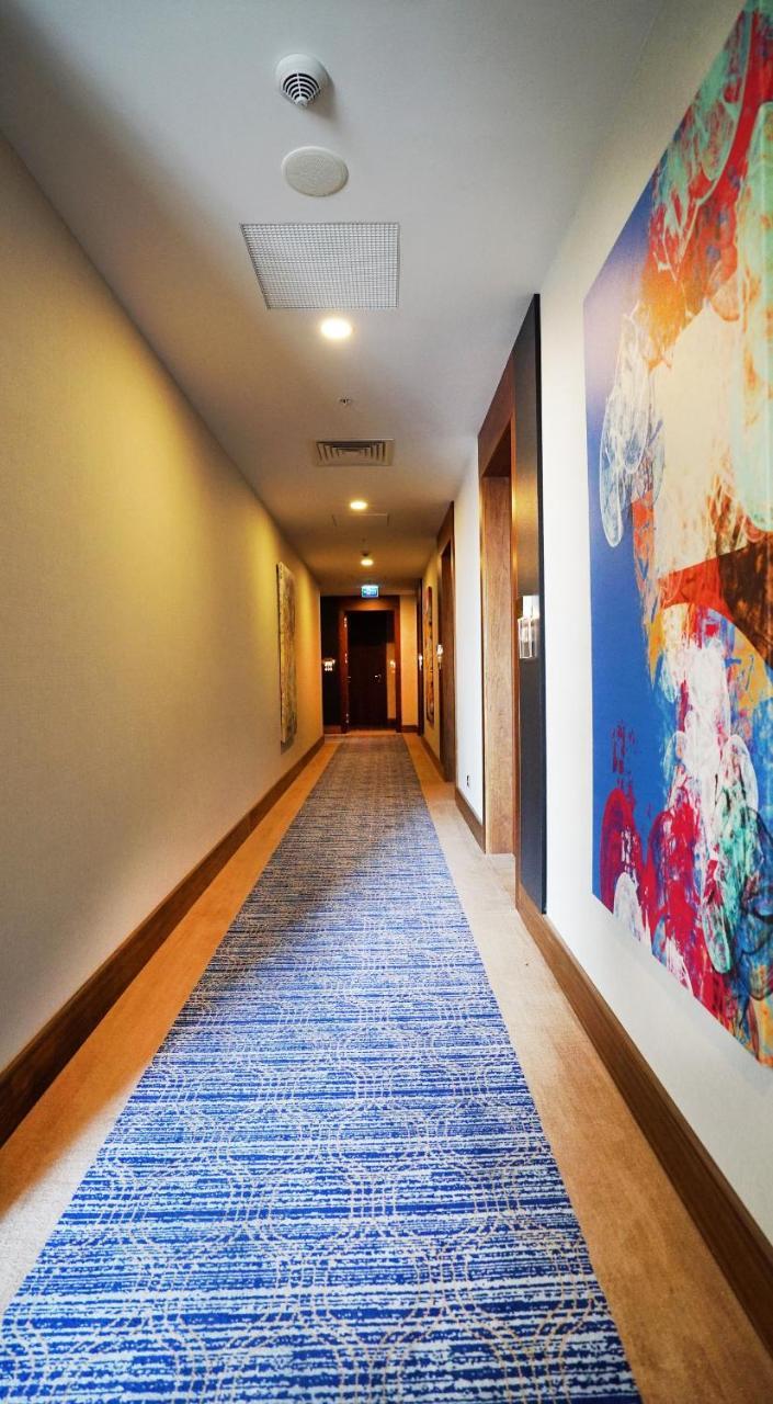 Hawthorn By Wyndham Airport Otel 5*