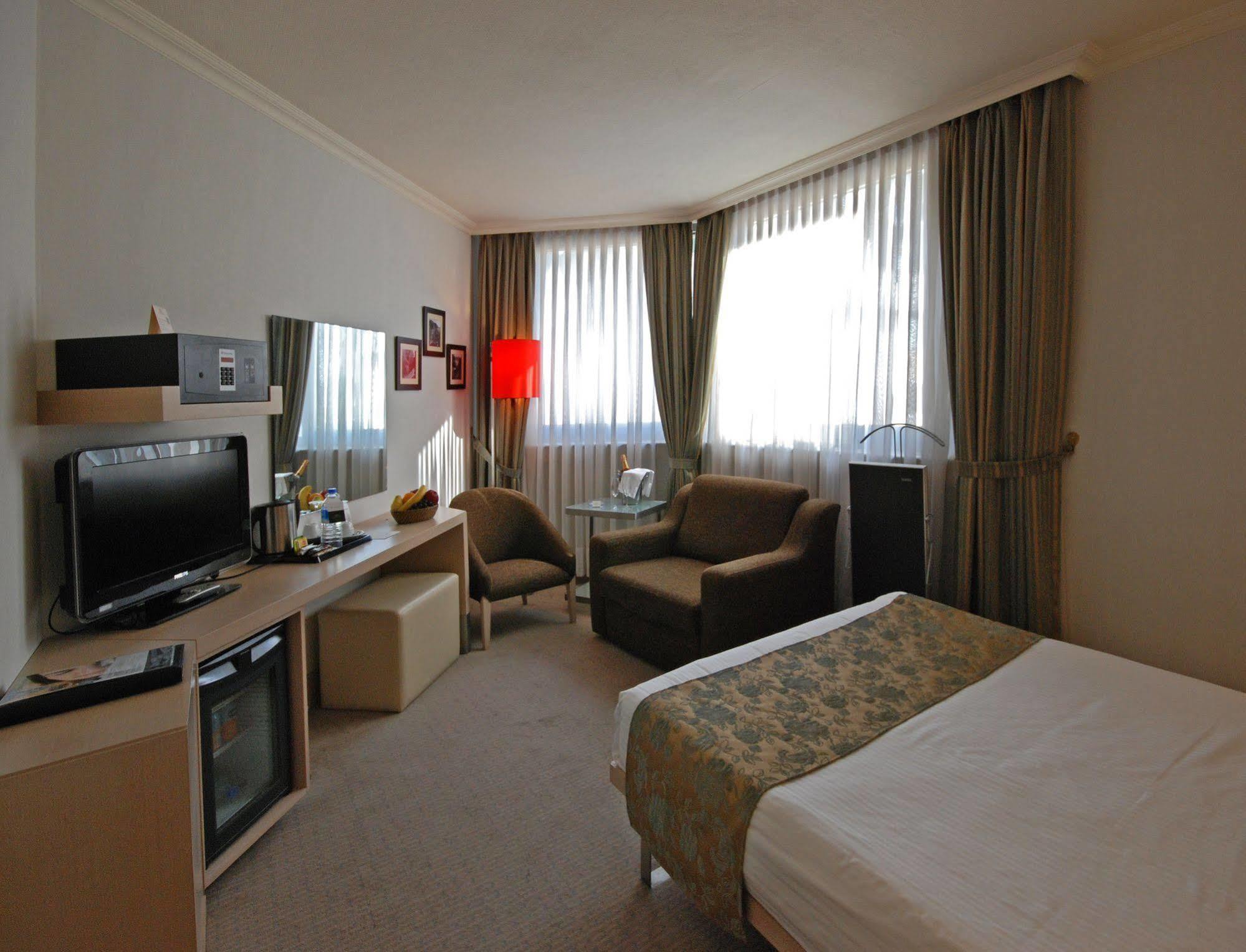Western Eresin Taxim Hotel 4*