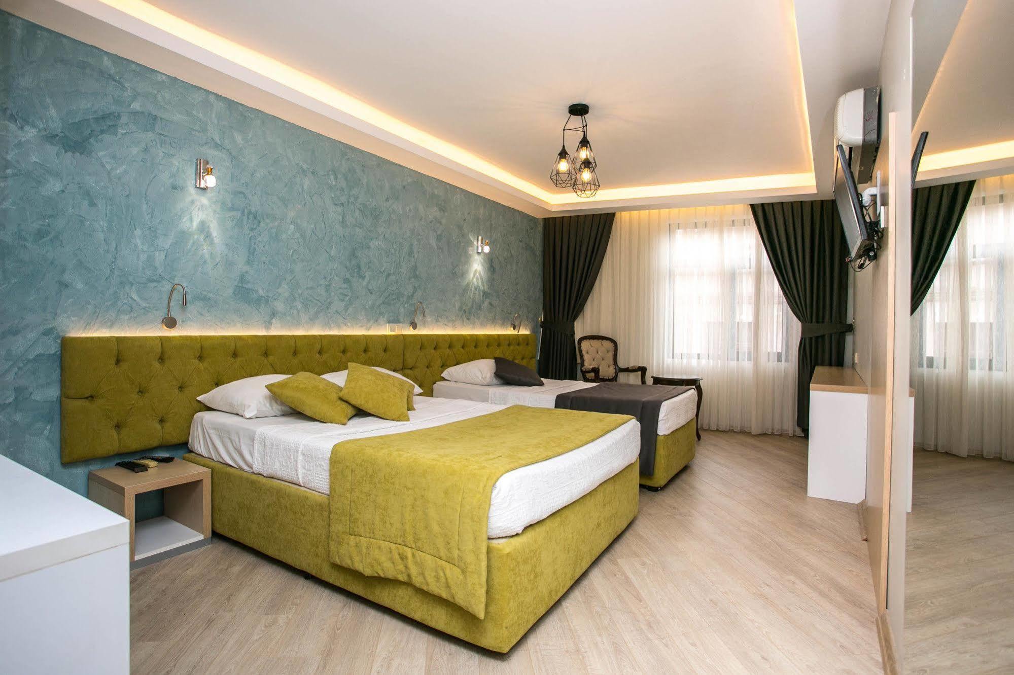 Pera Capitol Hotel