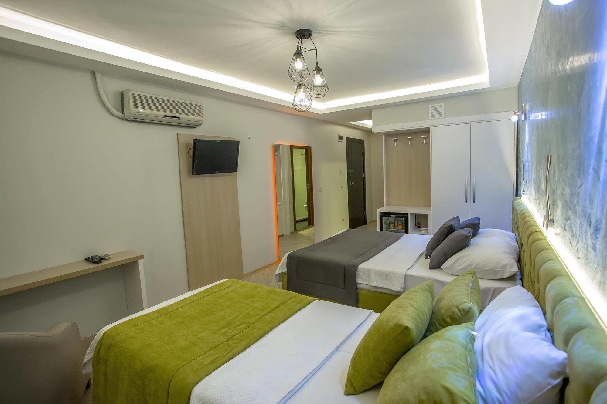 Pera Capitol 3*
