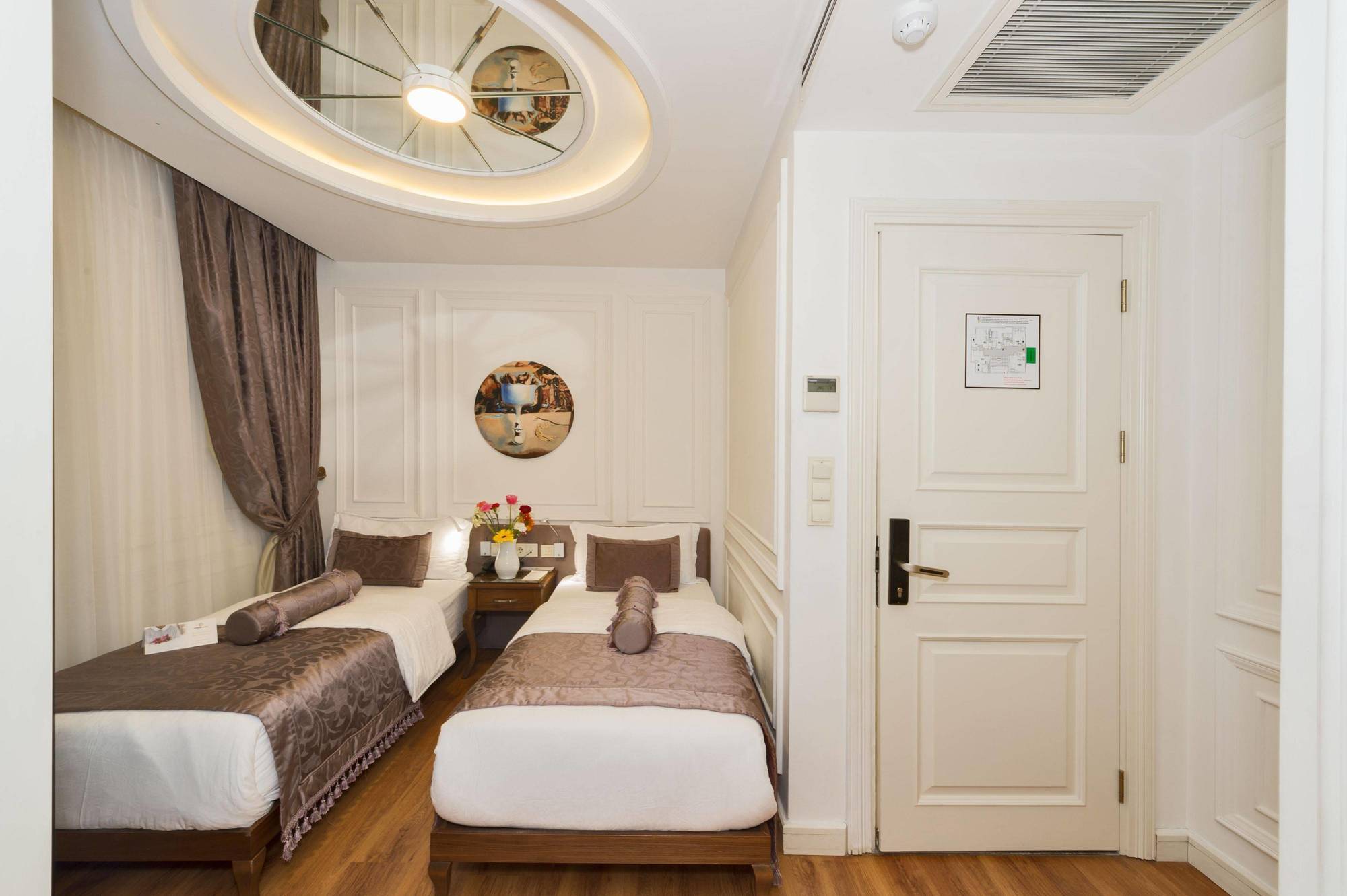 Hotel Darkmen 2 3*