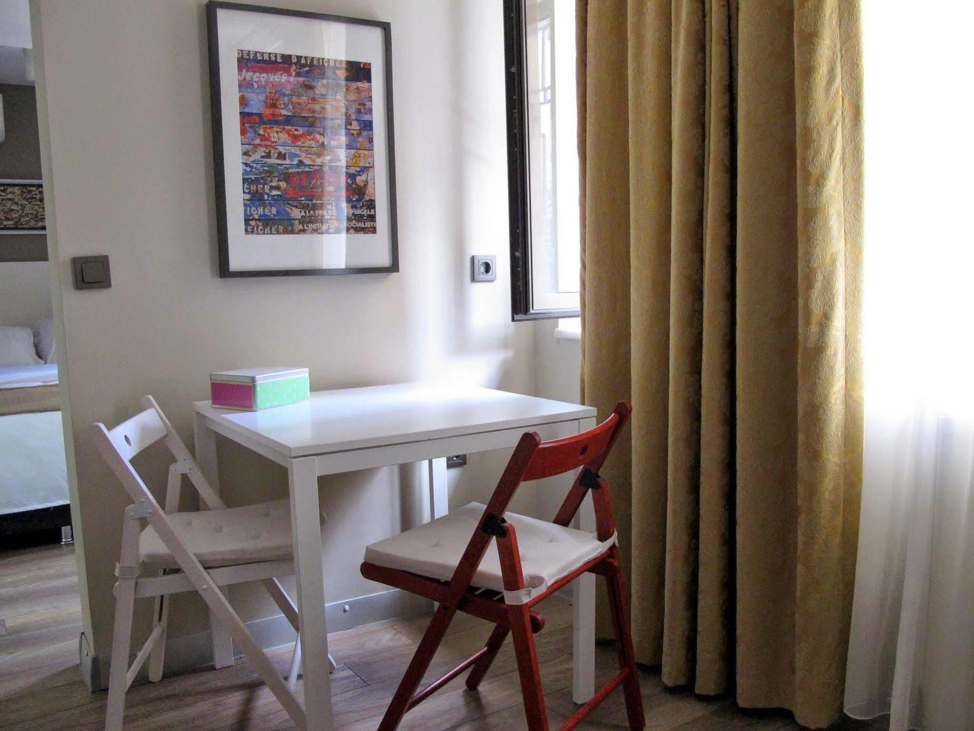 Juno Aparthotel 3*