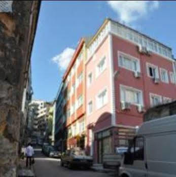 Huxley And Aparts Old Hotel Istanbul