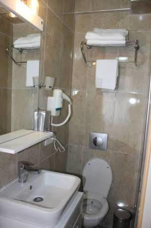 Global Hotel