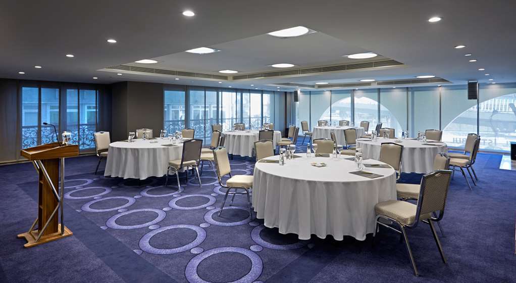 Doubletree By Hilton Gayrettepe Hotel