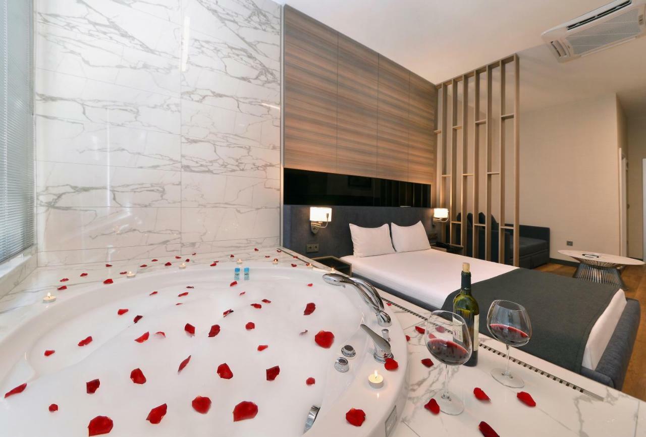 Hotel Nish & 3*