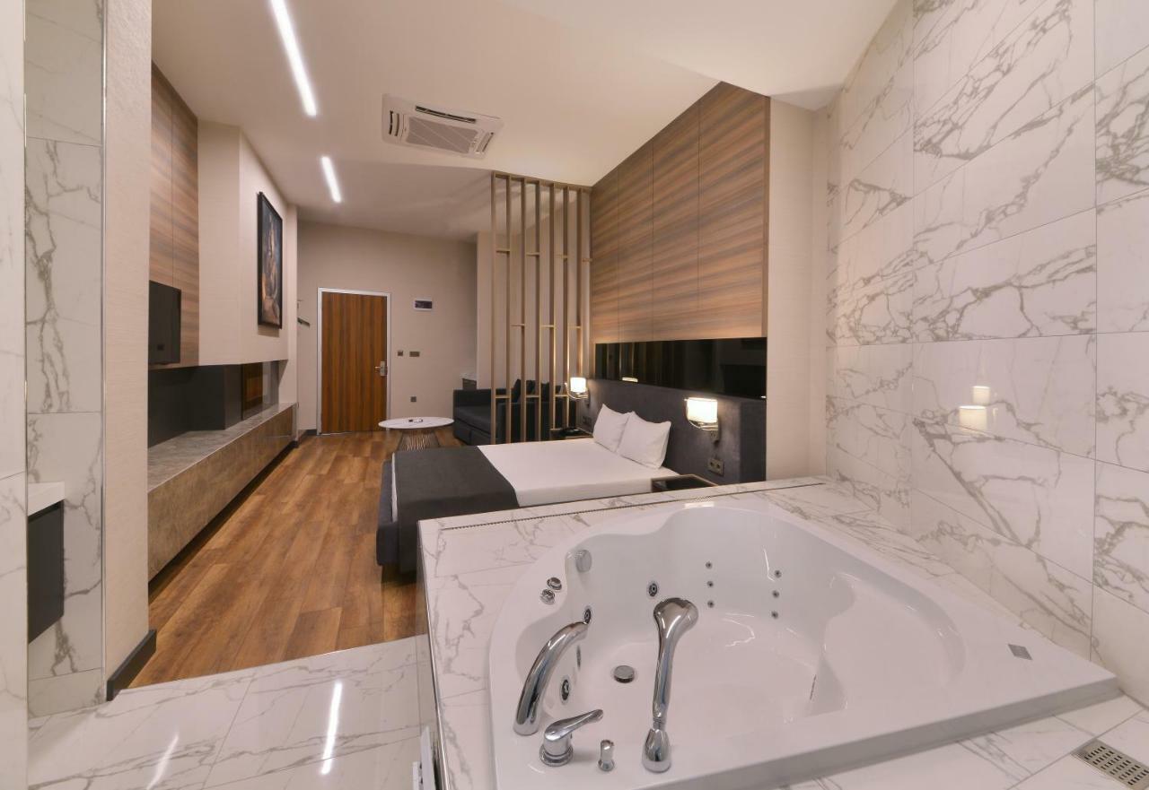 Nish Suites&hotel Otel 3*