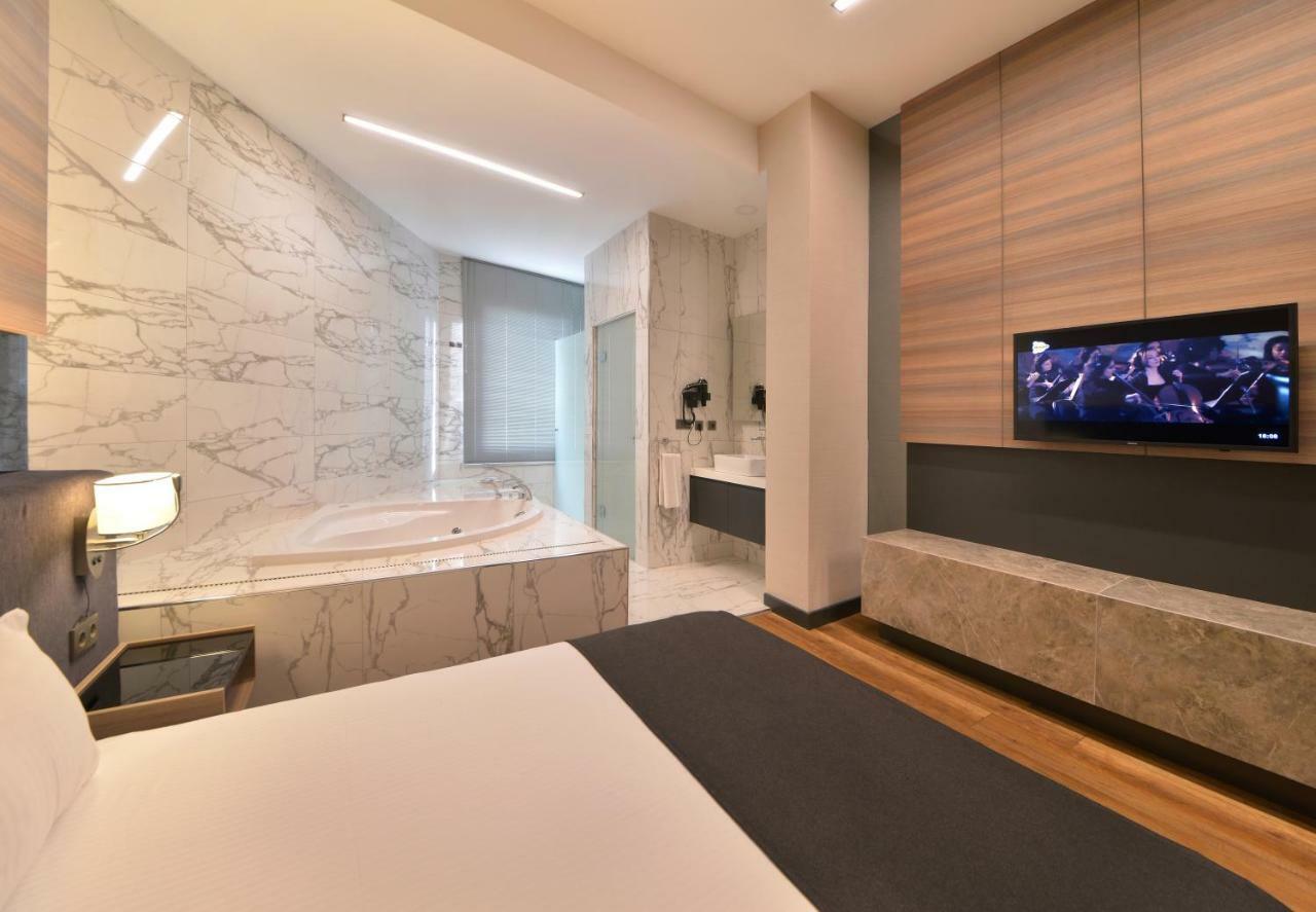 Otel Nish Suites&hotel 3*