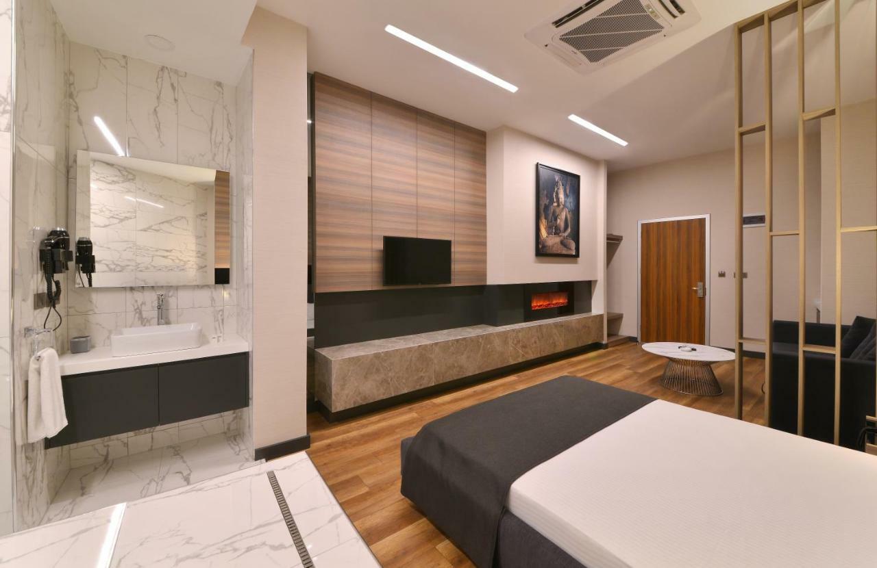 Hotel Nish &