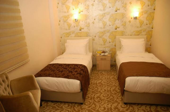 Bulvar Hotel 3*