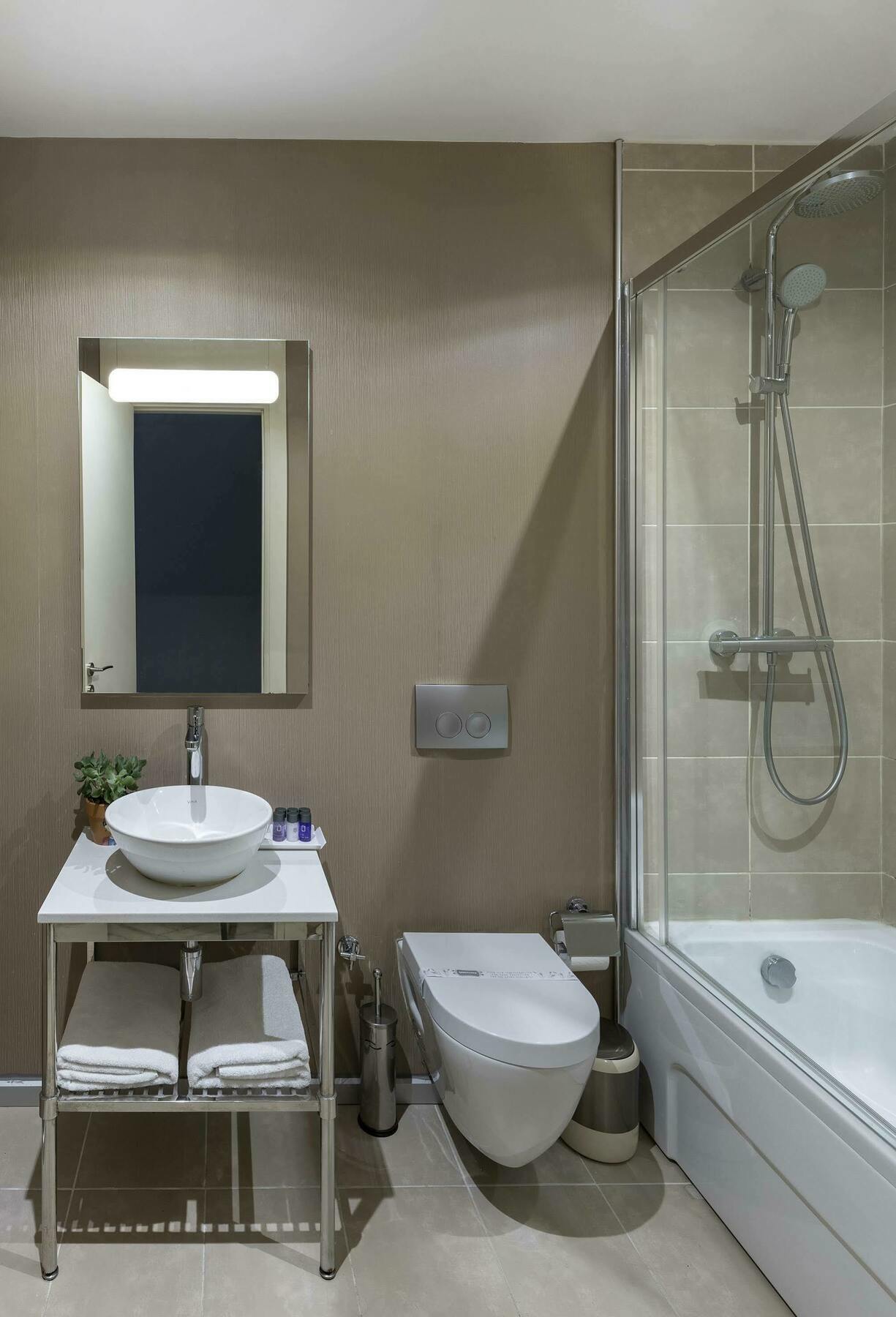 Otel Upsuites 4*
