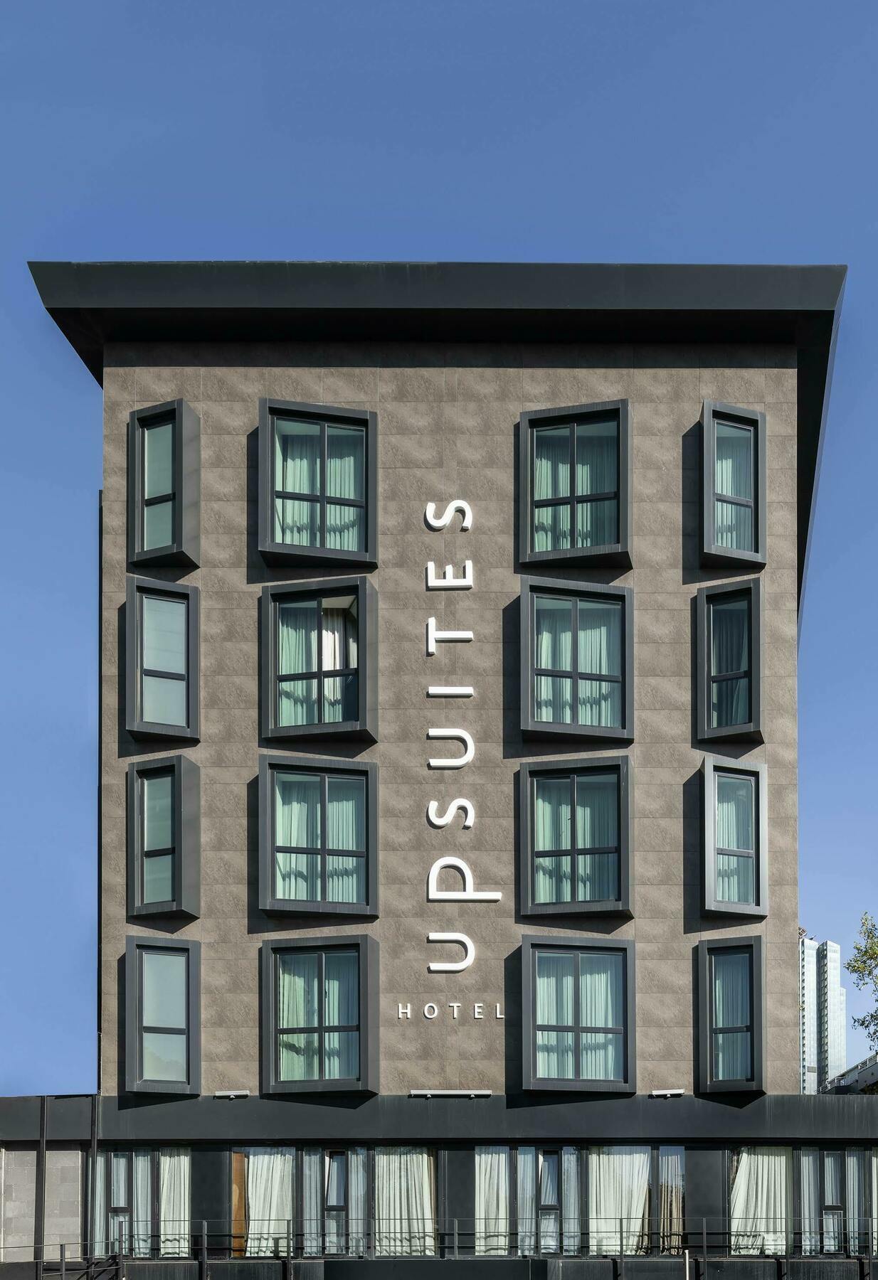 Upsuites 4*