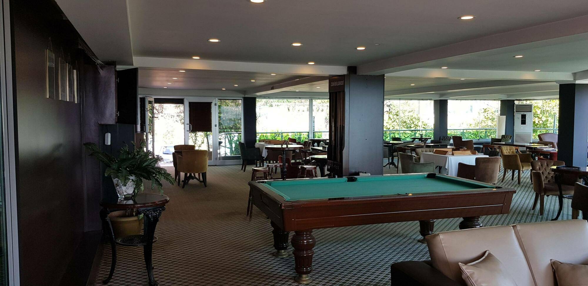Hotel Kndf Marine