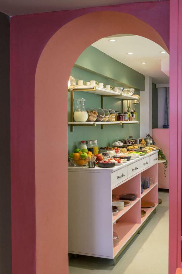 Nika & Cafe 2*