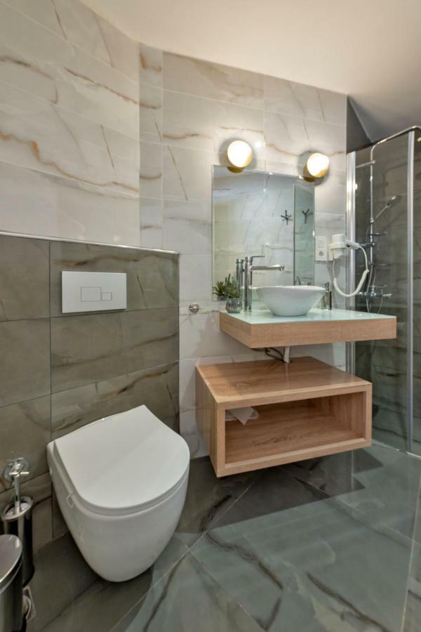Hotel Nika & Cafe 2*