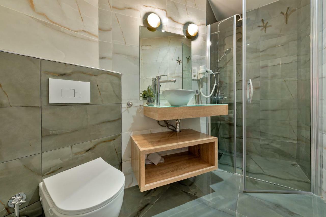 Hotel Nika & Cafe 2*