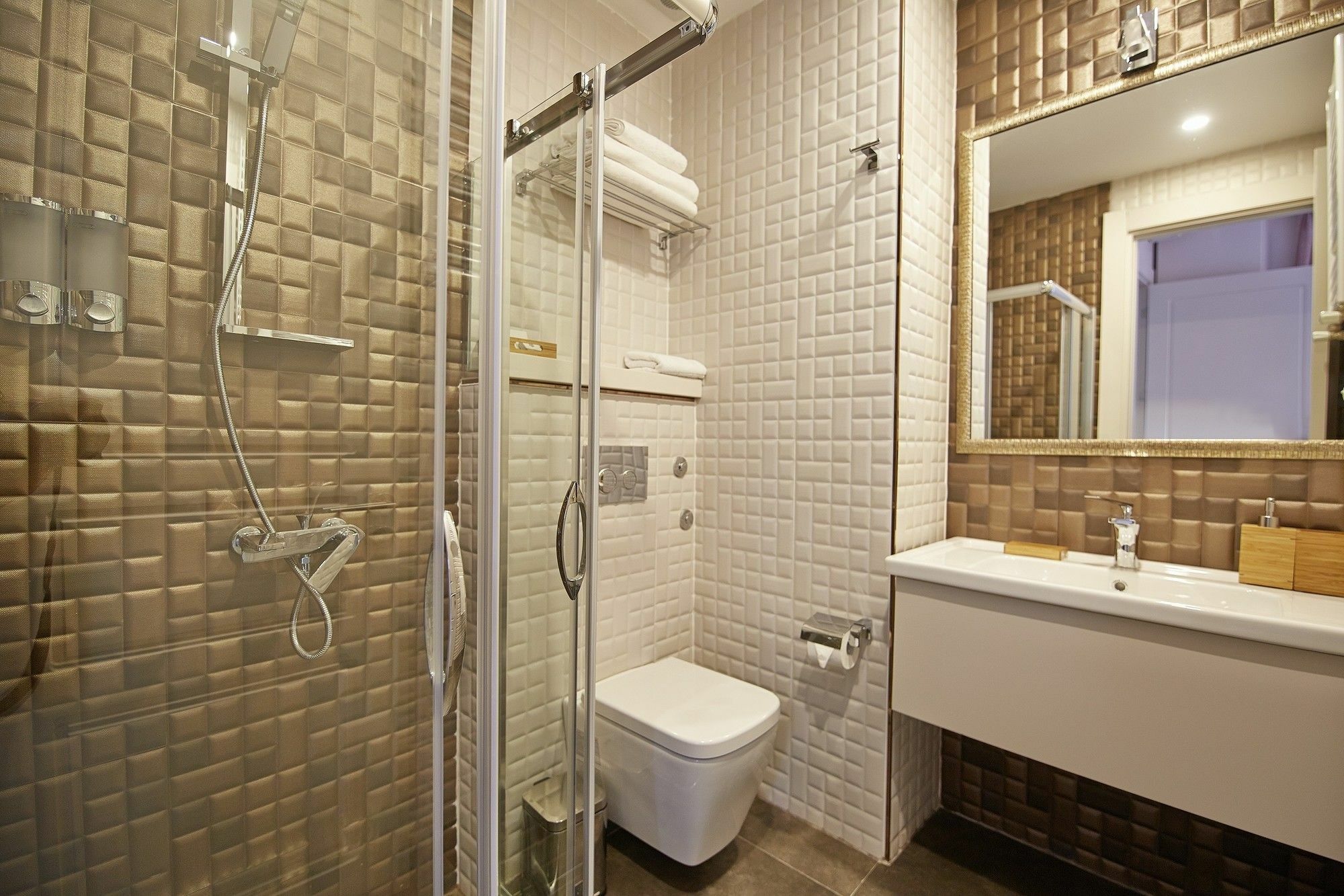 Arart Hotel