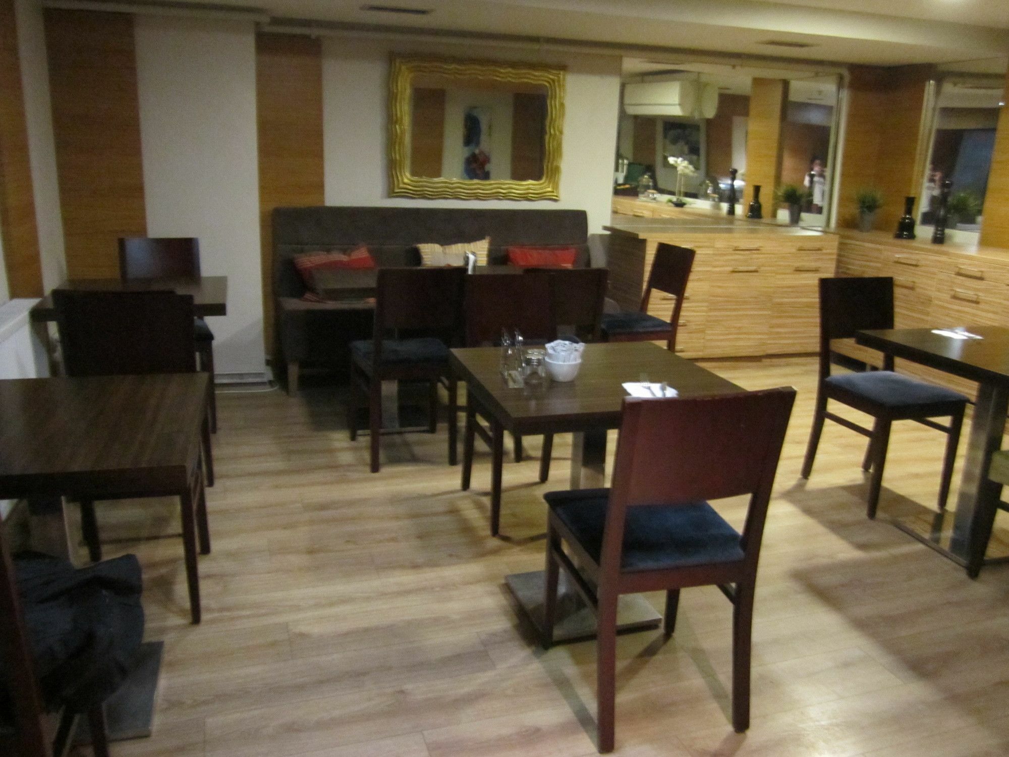 Derpa Hotel