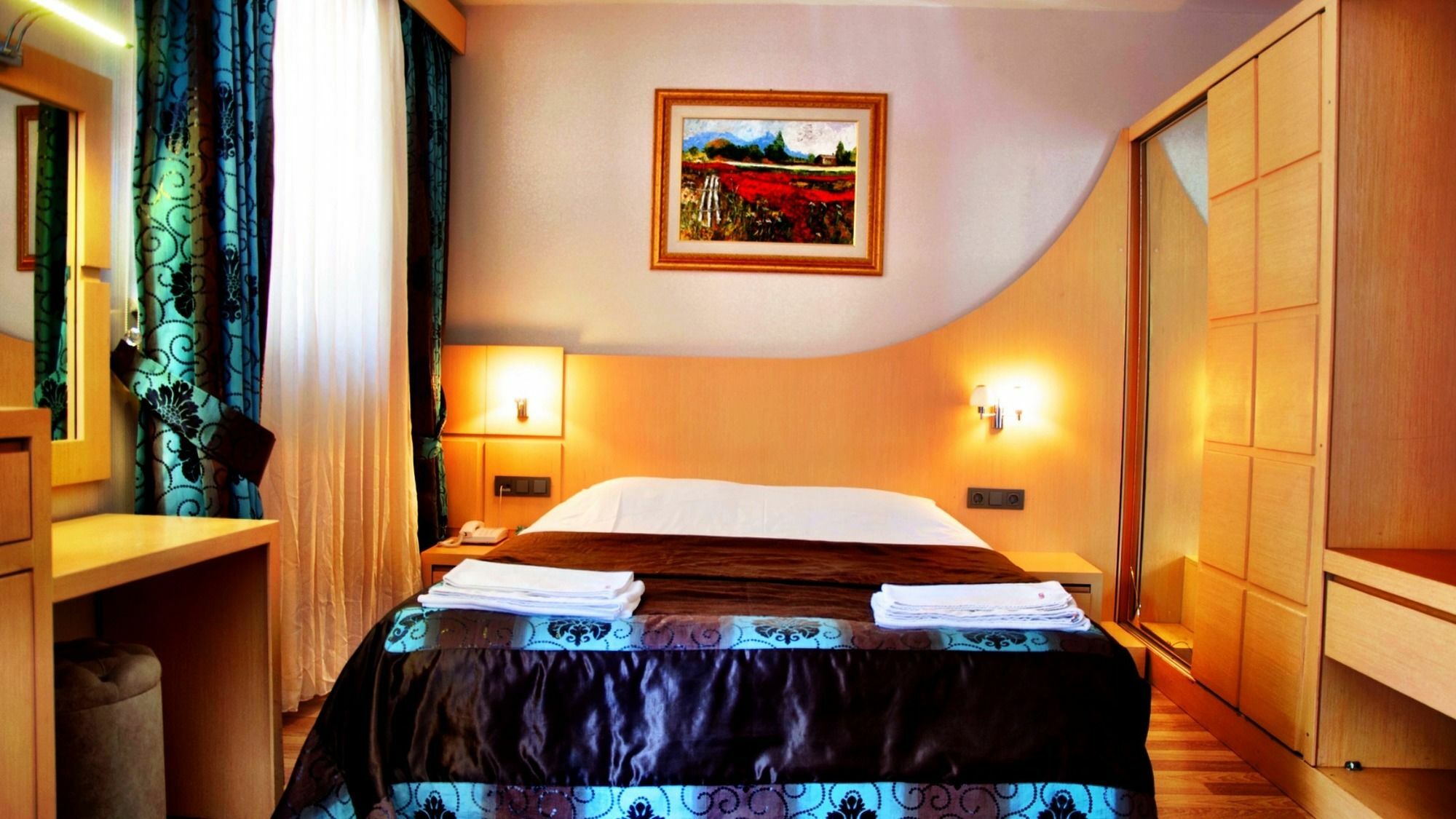Hotel Grand Ambiance