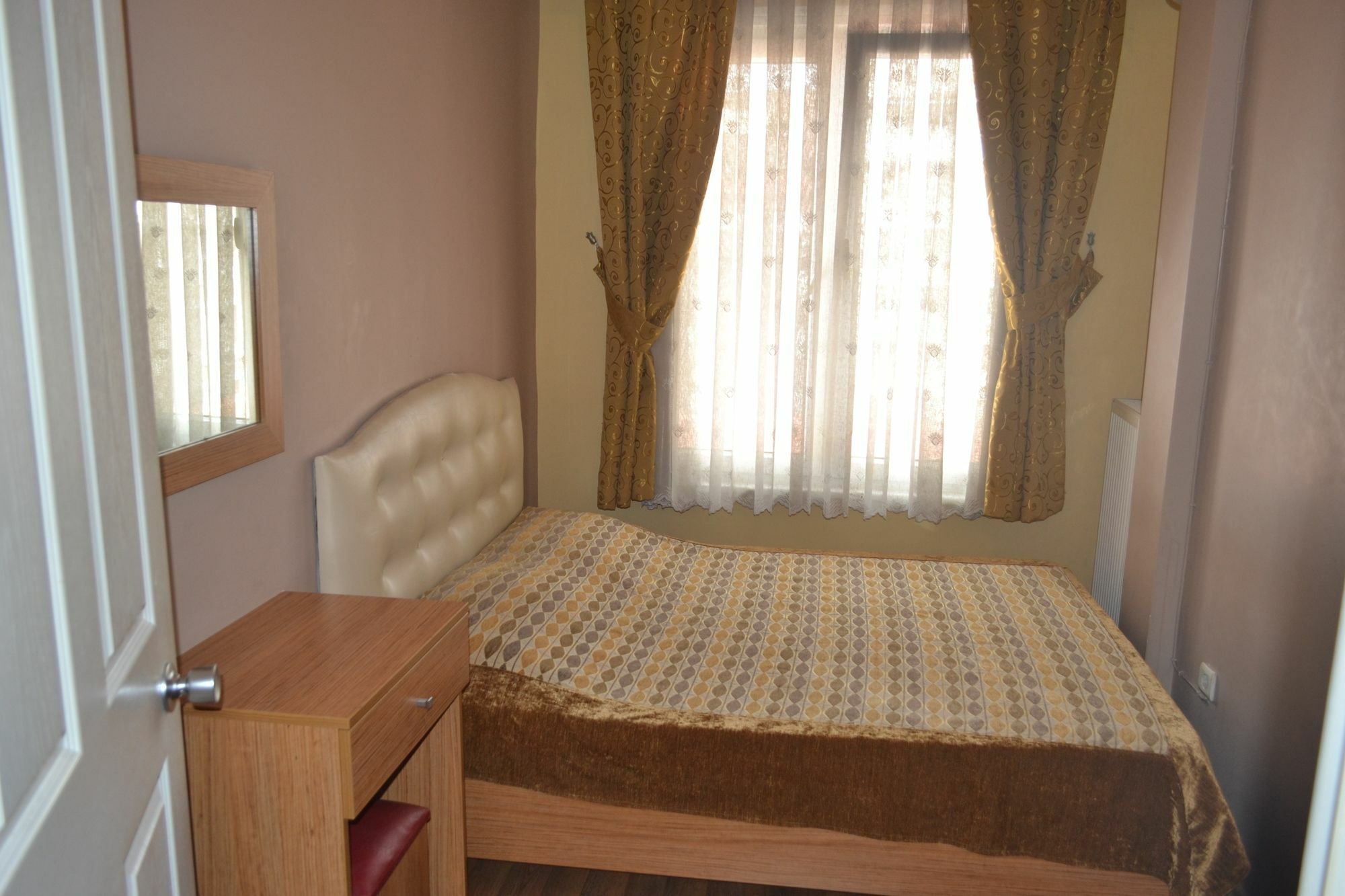 Hostel Second *