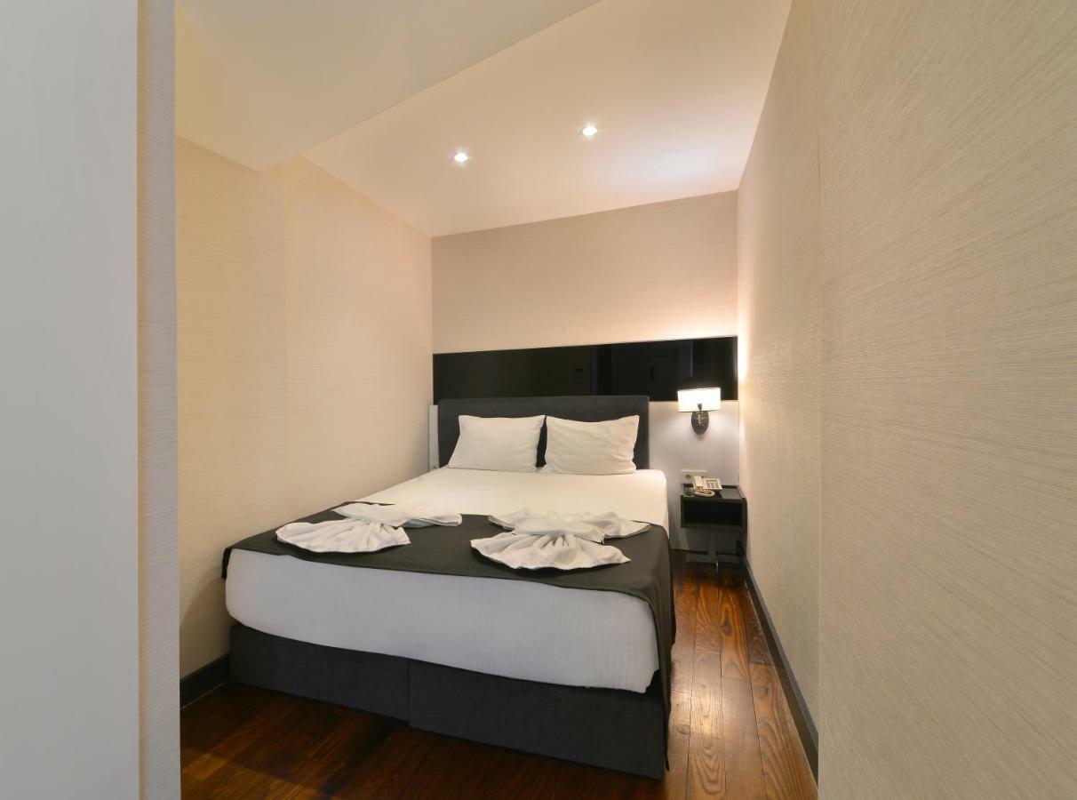 Hotel Nish & 3*