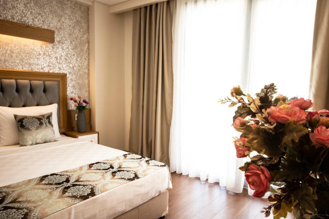 Eliza Hotel