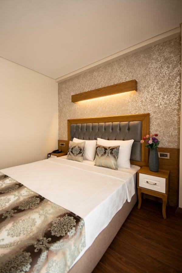 Eliza Hotel