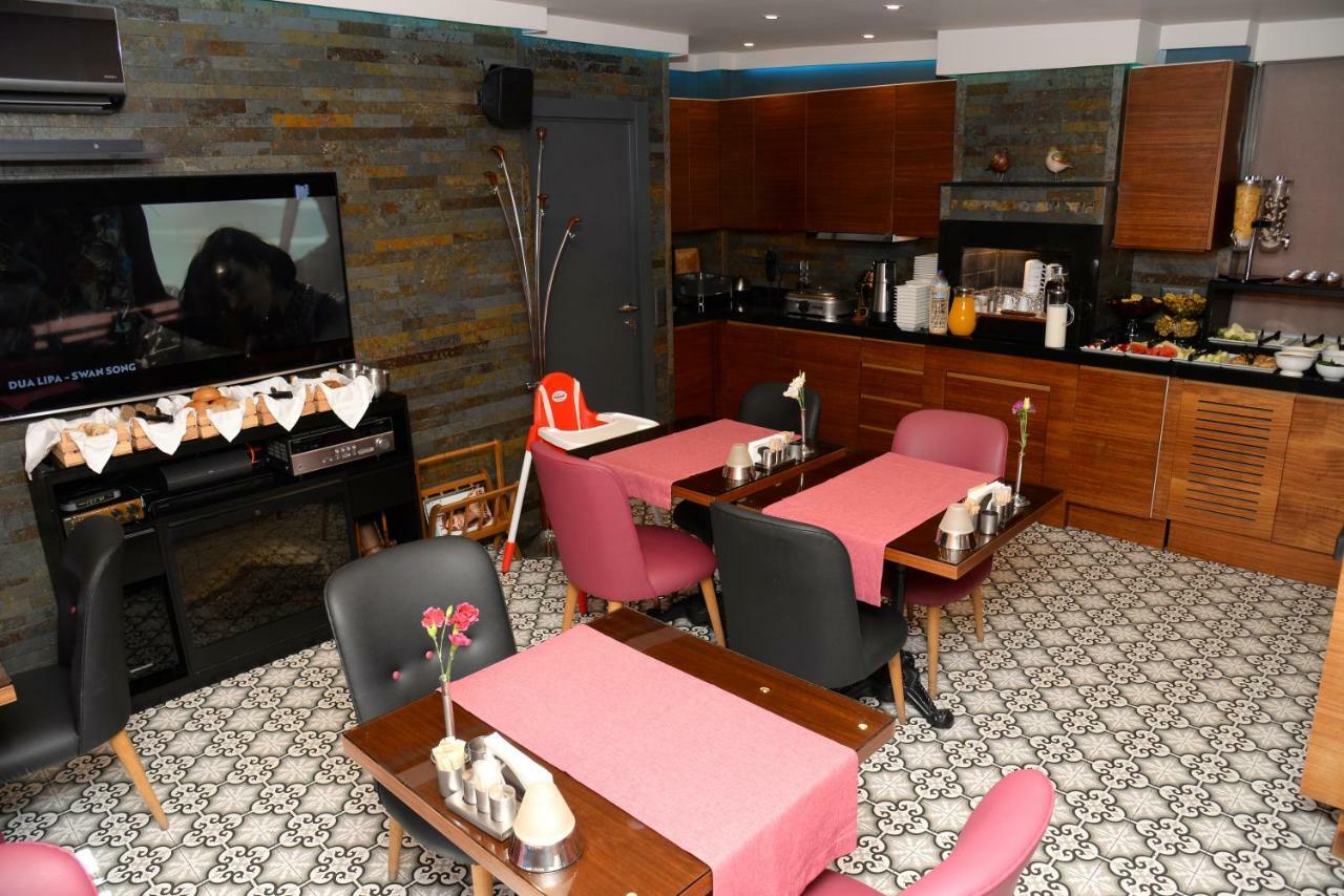 Pera Luna Hotel