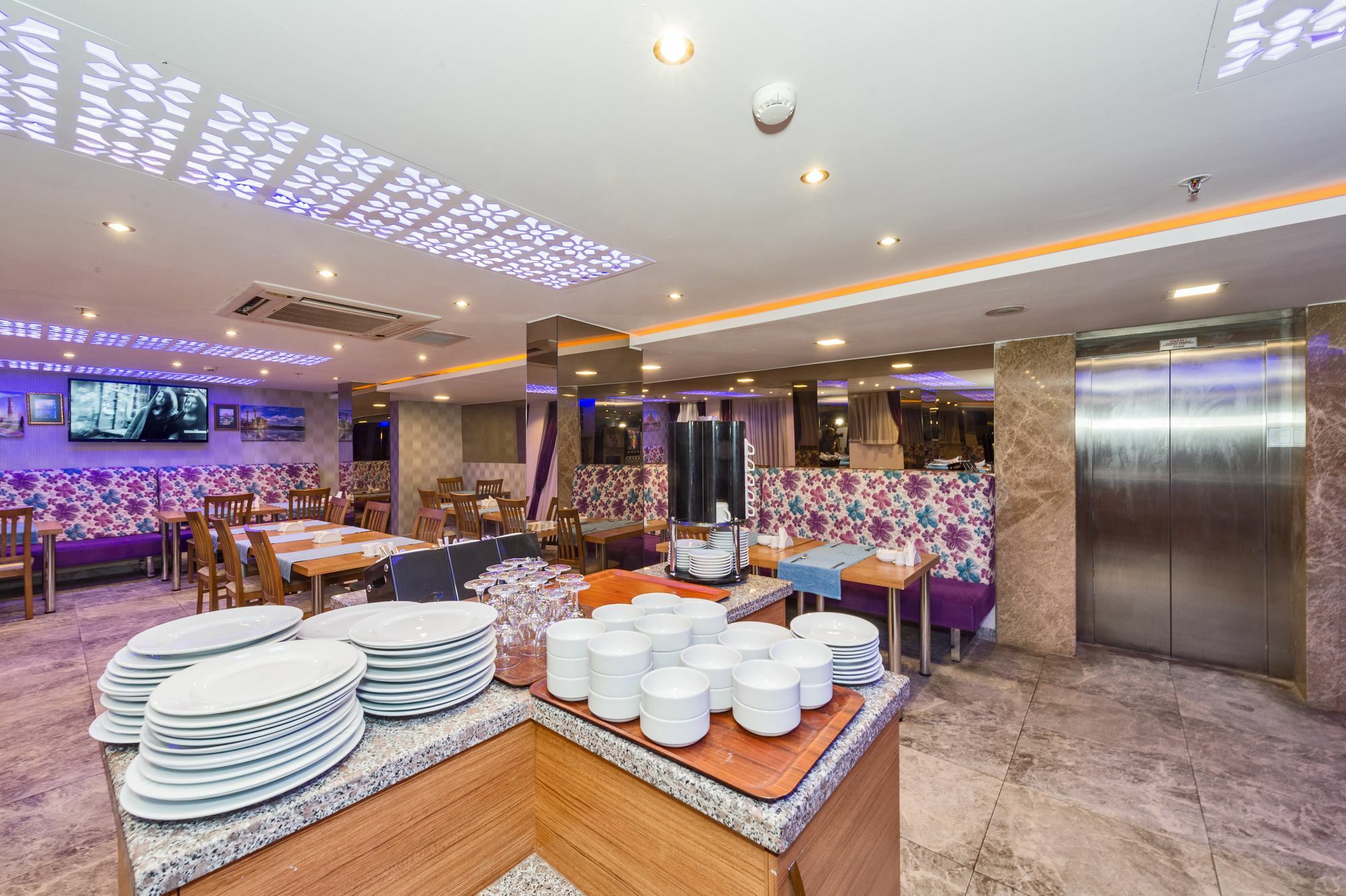 Hotel Grand Pamir