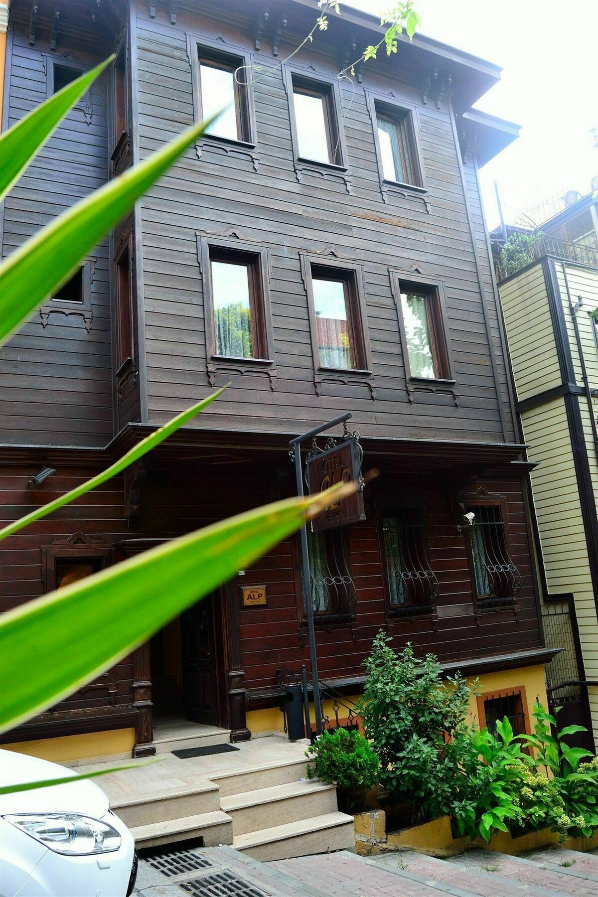 Alp Hotel