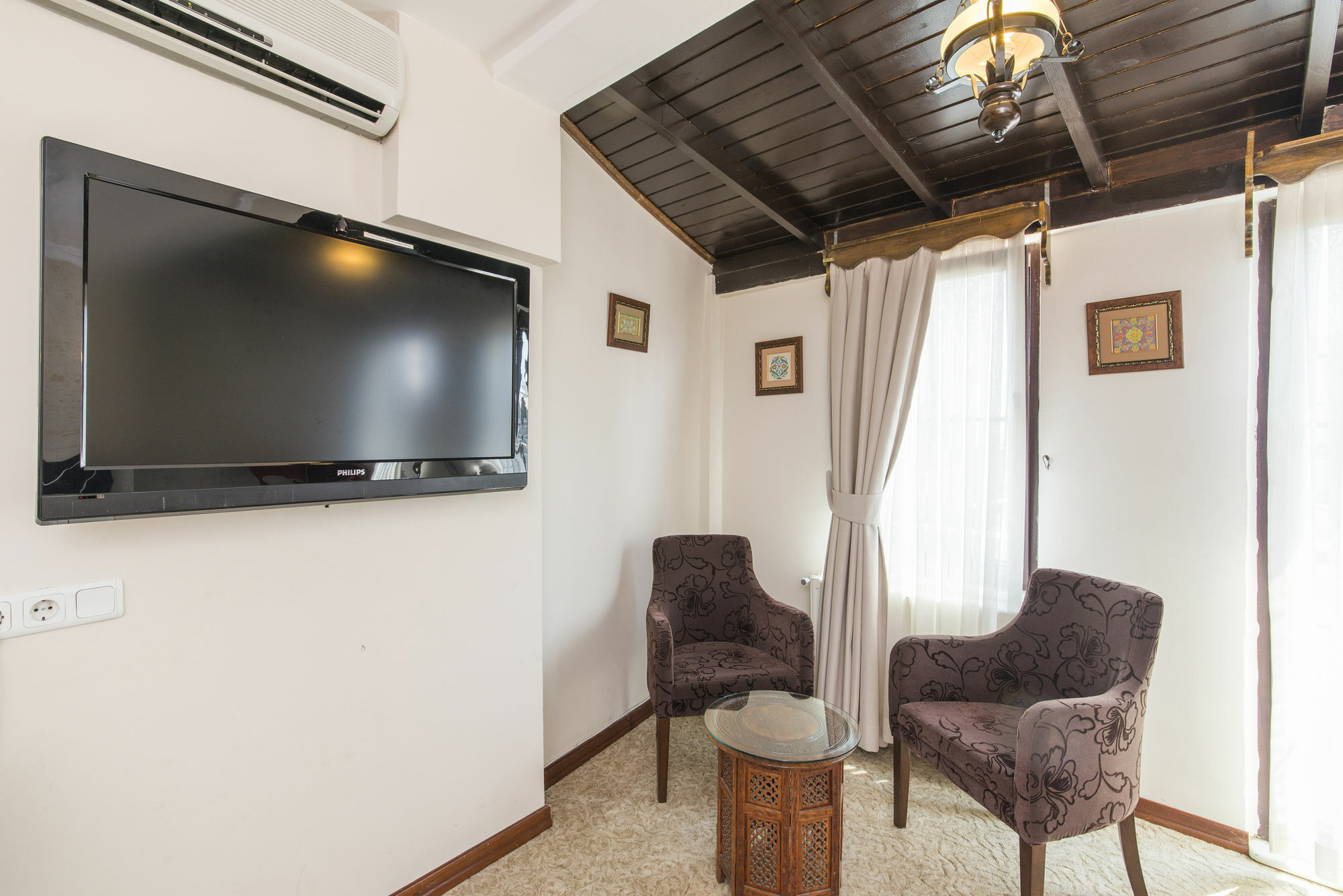 Naz Wooden House