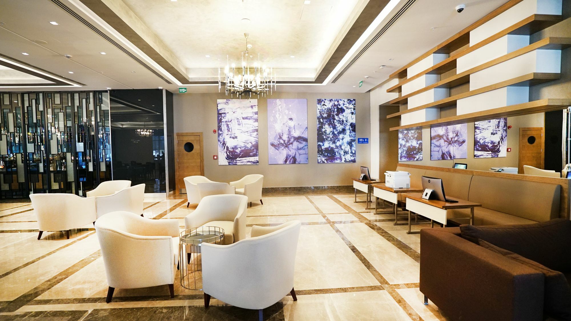 Hawthorn By Wyndham Airport Otel 5*