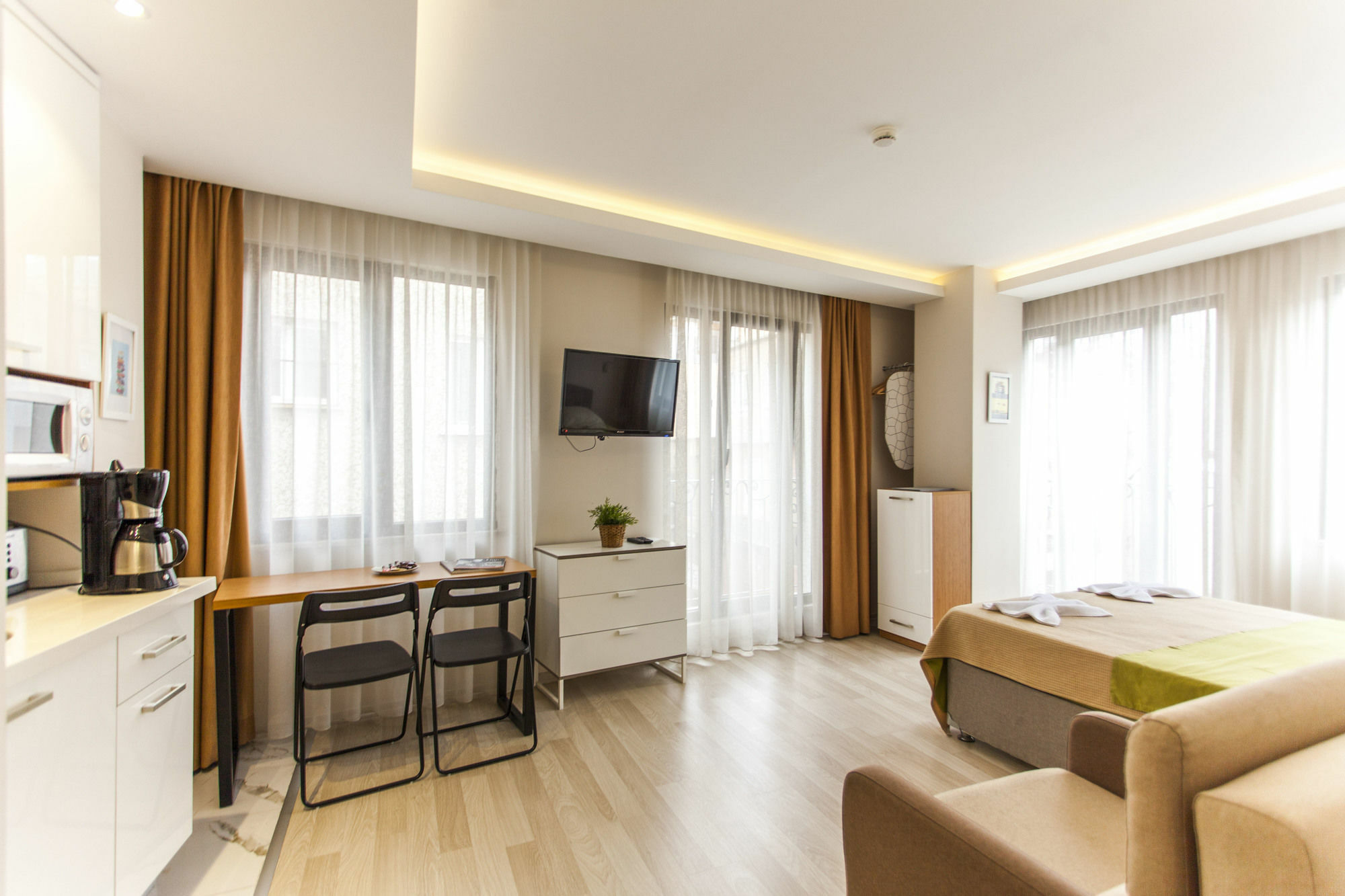 Holas Apartment *