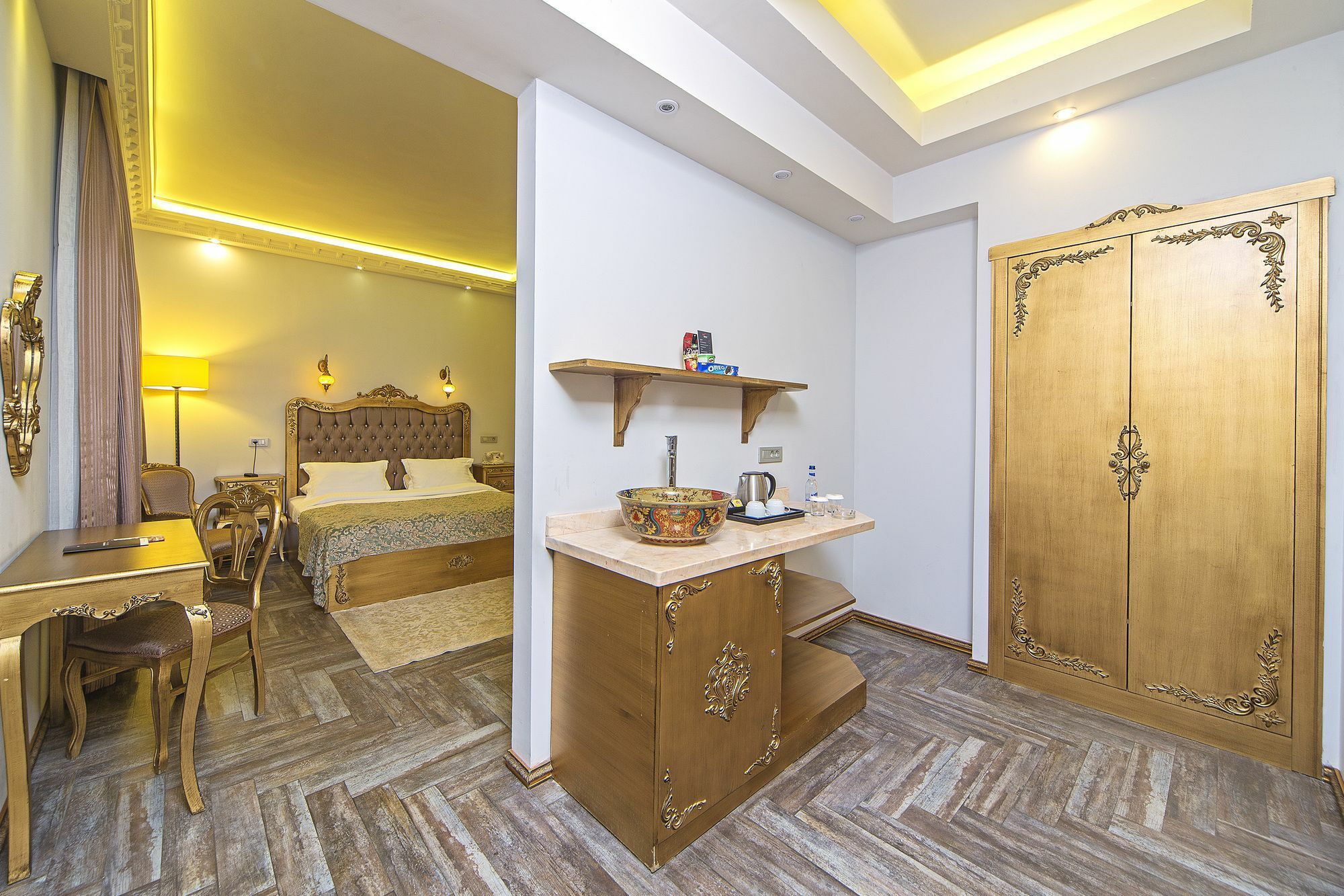 Artdeco 3*