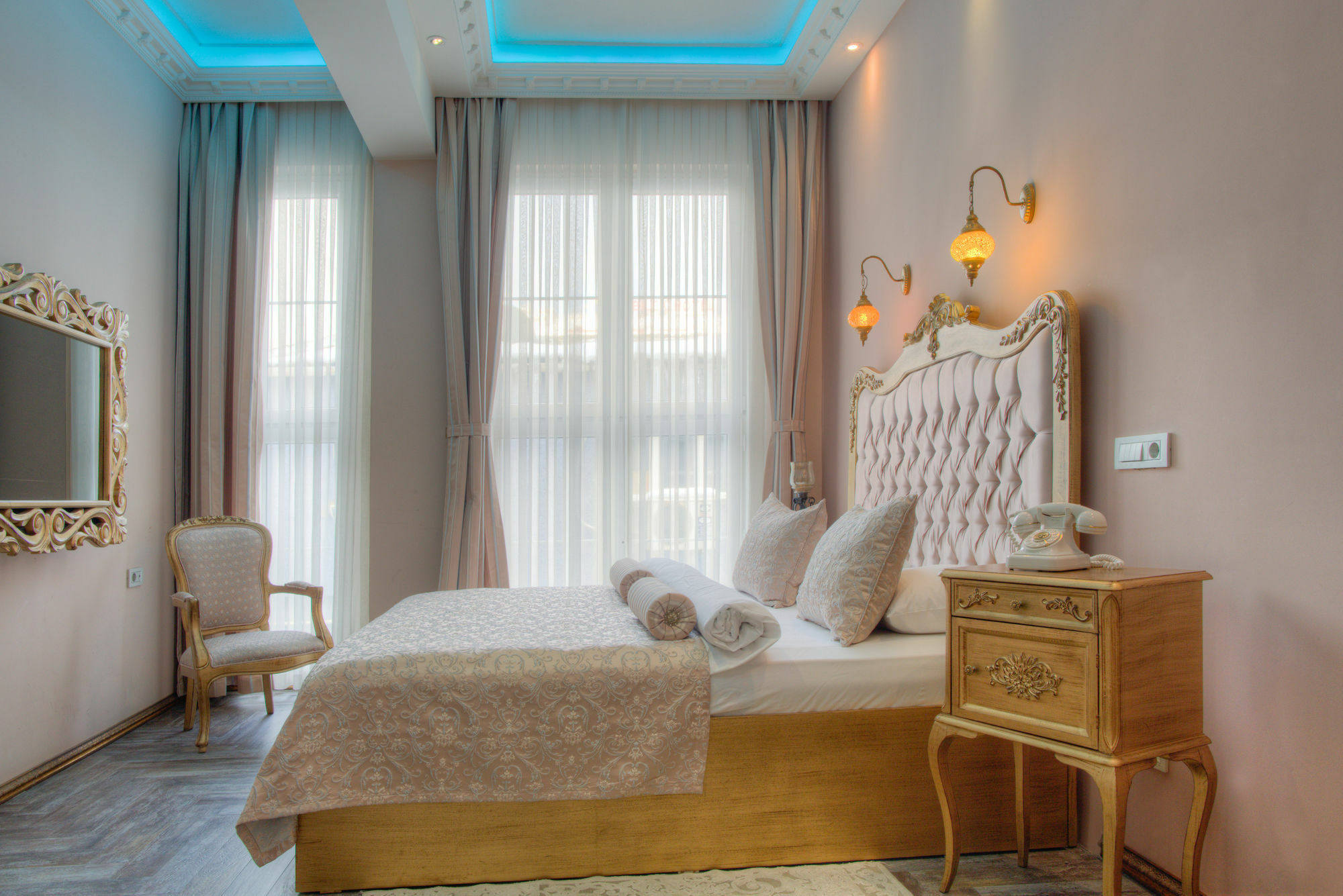 Artdeco Hotel 3*