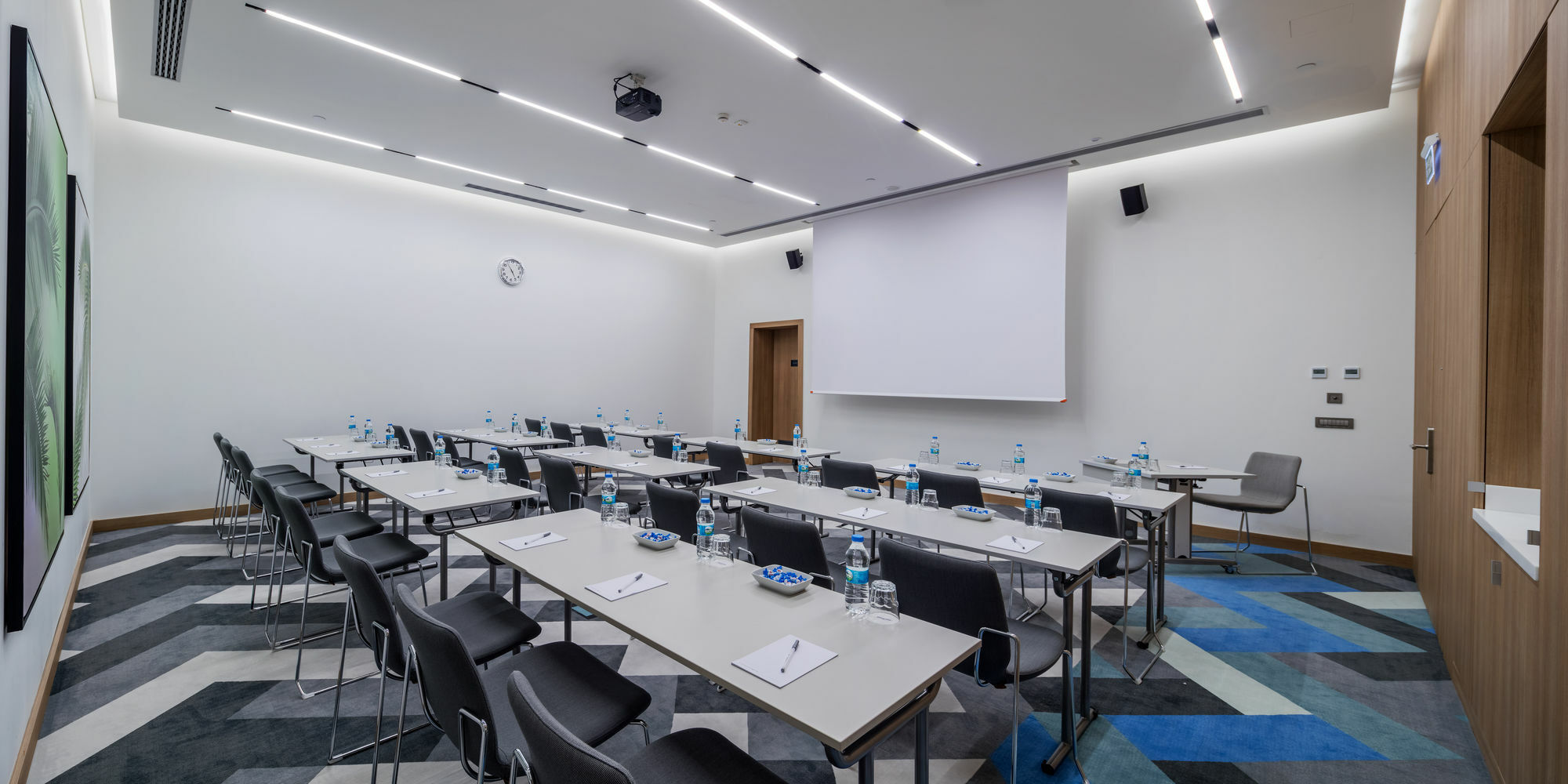 Hotel Hampton By Hilton Zeytinburnu 4*