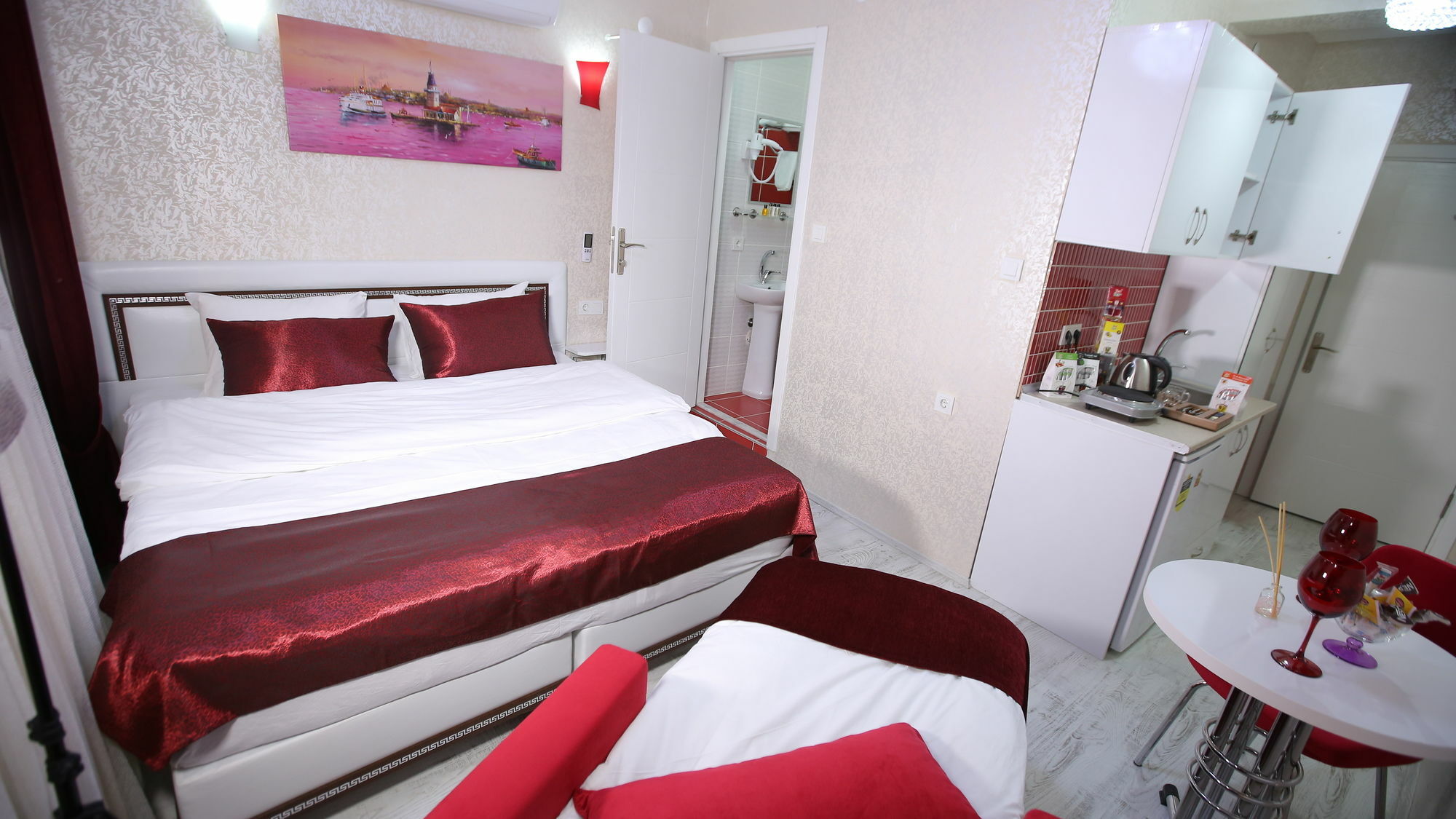 Taksim Brand Aparthotel 5*