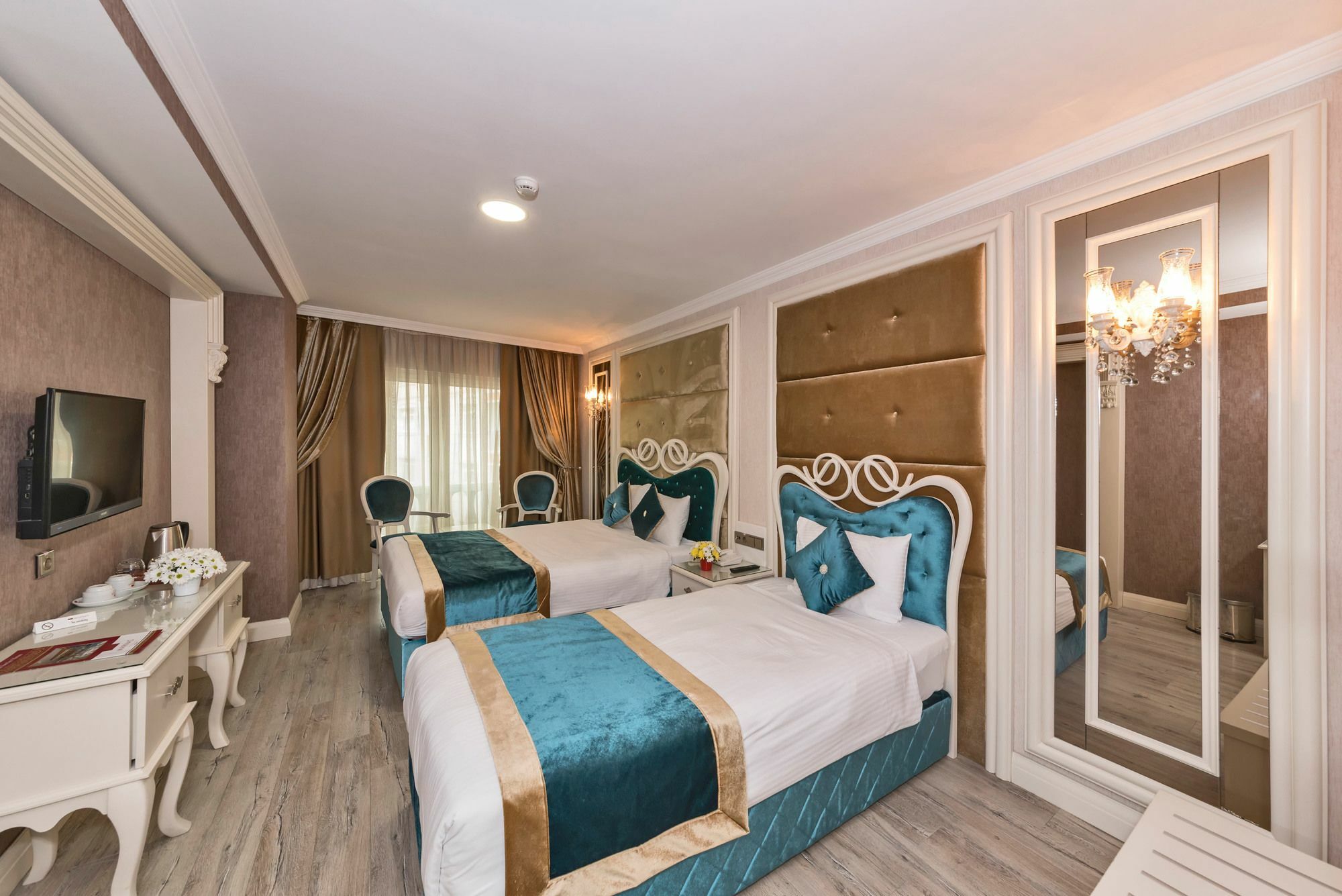 Marnas Hotel 4*